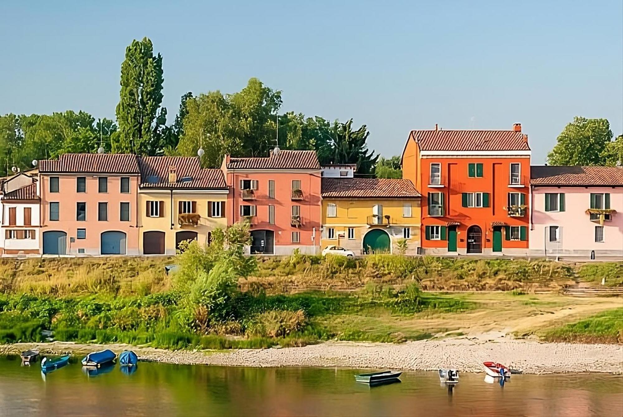 149 Borgo Ticino Suite Attico Di Lusso Con Terrazzo E Parking Privato パヴィーア エクステリア 写真
